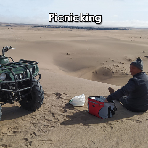 Pick-nicking in Oranjemund, Namibia